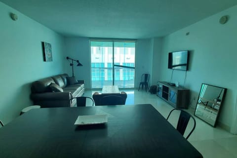 Luxury Penthouse Brickell 3 Bedrooms Free Parking Apartment in Brickell
