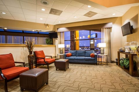 Comfort Inn & Suites Madison - Airport Hotel in Madison