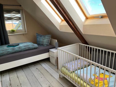 Bedroom, cot