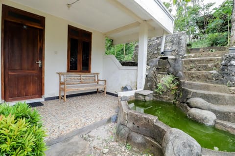 Rock Garden Homestay & Resto Bed and Breakfast in Special Region of Yogyakarta