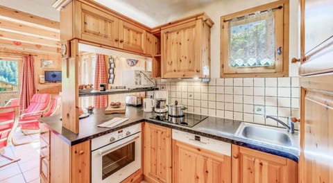 Résidence Les Soldanelles - Chalets pour 10 Personnes MAE-2760 Chalet in Champagny-en-Vanoise