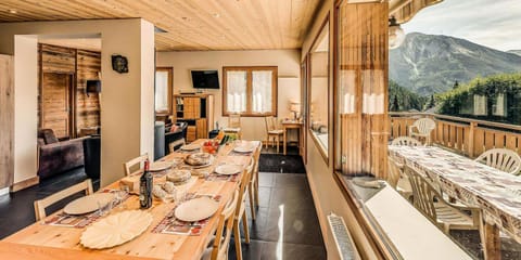 Chalet Les Lauzes - Chalets pour 10 Personnes 88 Chalet in Champagny-en-Vanoise