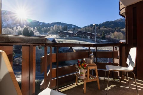 Balcony/Terrace, Mountain view