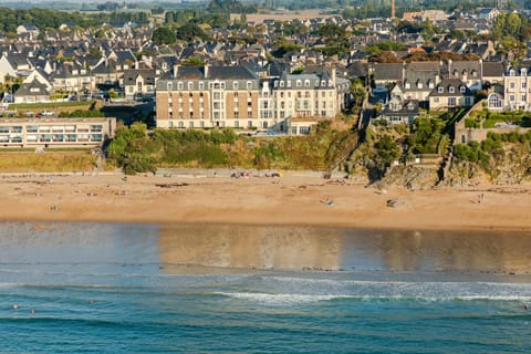 Neighbourhood, Bird's eye view, Beach