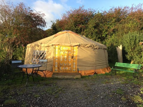 Inch Hideaway Eco Camping Camping /
Complejo de autocaravanas in County Cork