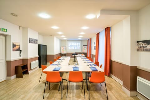 Meeting/conference room