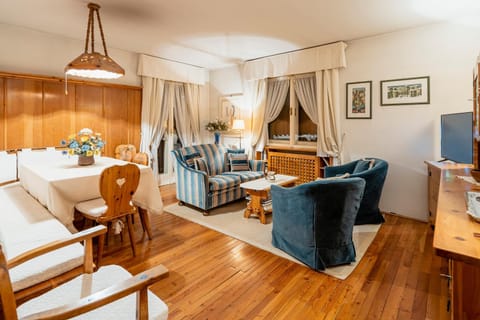 Facade/entrance, Living room