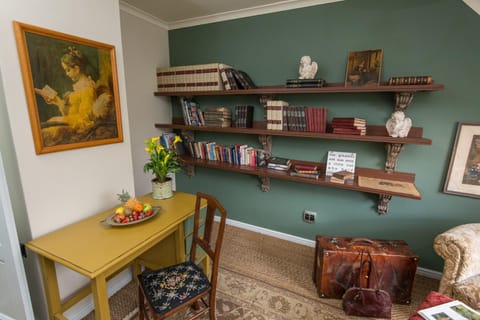 Library, Seating area, Area and facilities