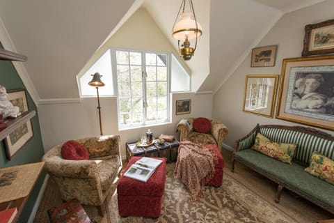 Library, Library, Seating area, Area and facilities