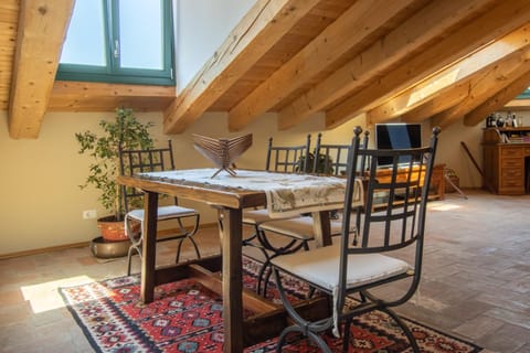 Kitchen or kitchenette, Dining area, kitchen