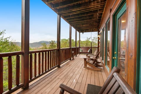 Grizzly Manor House in Sevier County