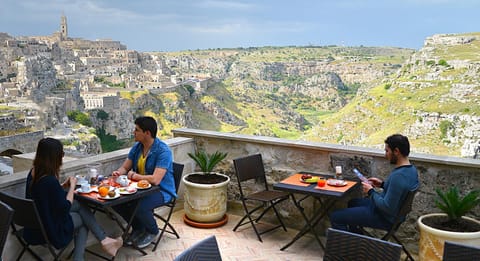 View (from property/room), City view, Landmark view, River view