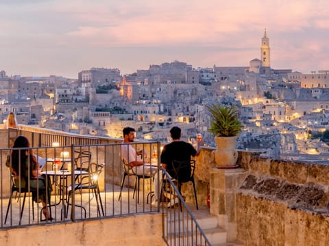 View (from property/room), Balcony/Terrace, City view, Landmark view