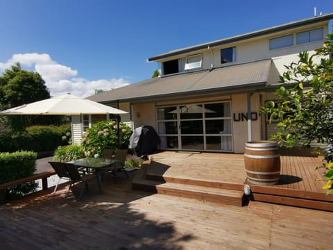 Macadamia Retreat - City Central Hygge House in Rotorua