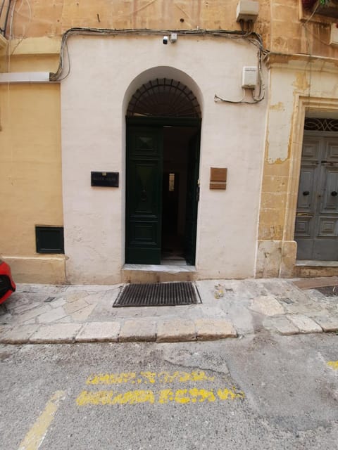 Property building, Facade/entrance