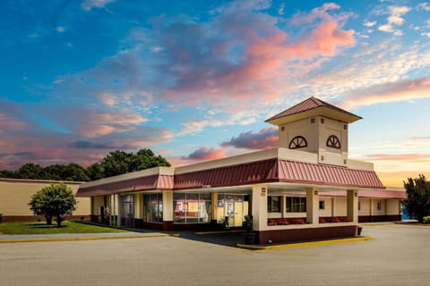 Property building, On site, Time of day, Sunset