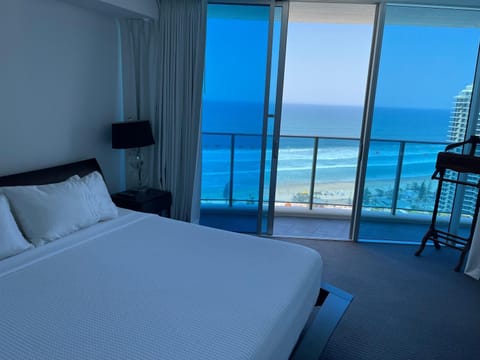 H Luxury Apartment at Surfers Paradise High floor Apartment in Surfers Paradise Boulevard