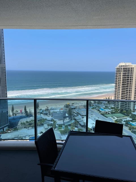 H Luxury Apartment at Surfers Paradise High floor Apartment in Surfers Paradise Boulevard