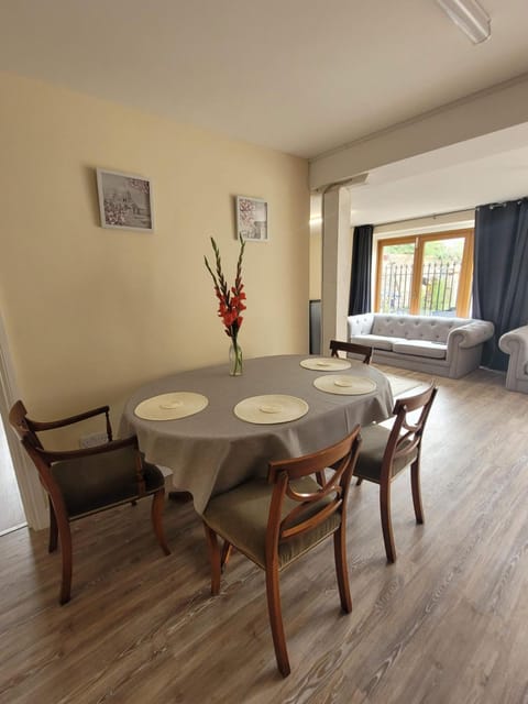 Milton Court Apartment in Sittingbourne