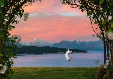 Nearby landmark, Natural landscape, Lake view