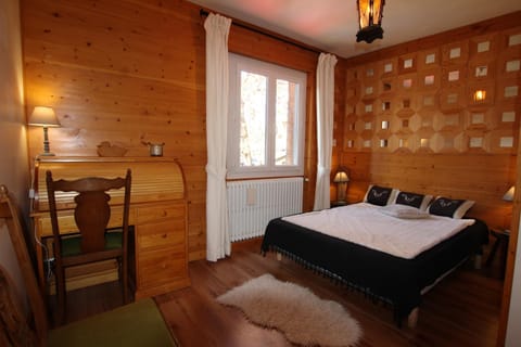 Appartement de 3 chambres avec vue sur la ville jardin clos et wifi a Briancon Condo in Briançon