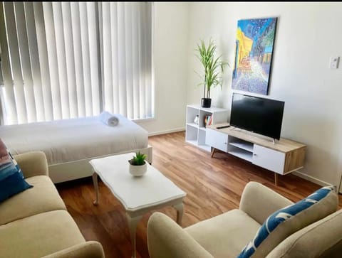 Bright 1 Bedroom Apartment 5km to Surfers Paradise Appartement in Southport