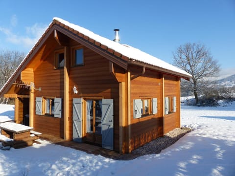 Chalet avec Jacuzzi et Piscine, déco soignée esprit cocooning Chalet in Vosges