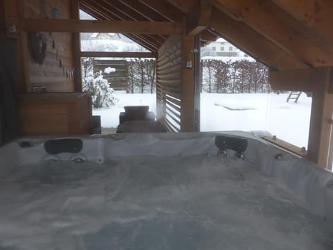 Winter, Hot Tub