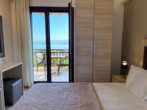 Bed, Sea view