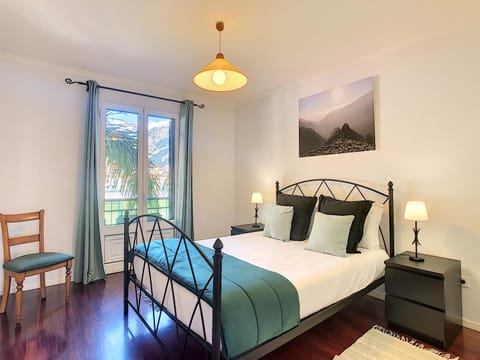 Sea N' Sun Apartment by LovelyStay Condo in Madeira District