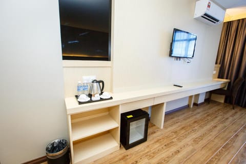 Coffee/tea facilities, minibar