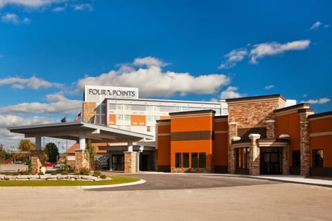 Four Points By Sheraton - Saginaw Hotel in Saginaw Charter Township