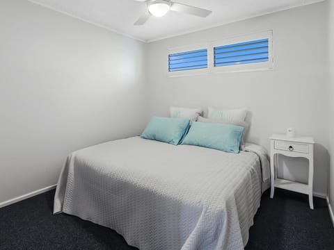 Riverside location, Noosa Sound Apartment in Noosa Heads