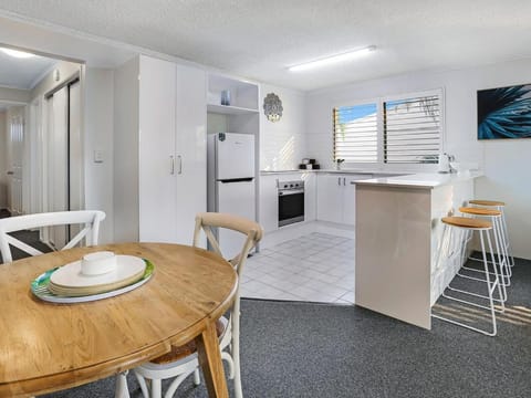 Riverside location, Noosa Sound Apartment in Noosa Heads