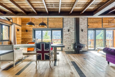 Living room, Dining area