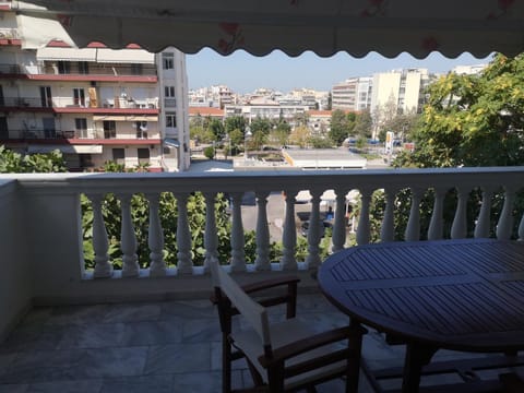 Day, View (from property/room), Balcony/Terrace, City view, Street view