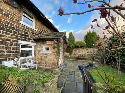 Hawkshead Cottage Casa in Glossop