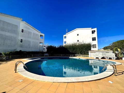 Albufeira Delight with Pool by Homing Copropriété in Guia