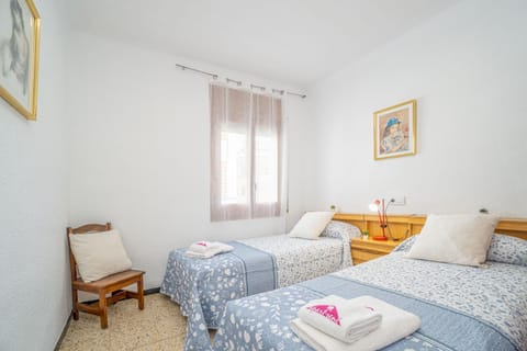 Basic Comfort Apartment Poeta Marquina 1º 2025 Apartment in Roses