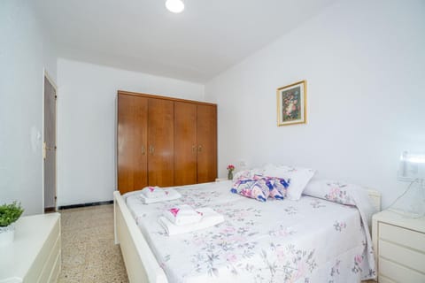 Basic Comfort Apartment Poeta Marquina 1º 2025 Apartment in Roses