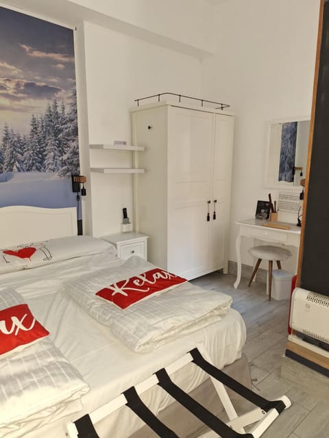 Bed, Photo of the whole room, Bedroom, towels, wardrobe