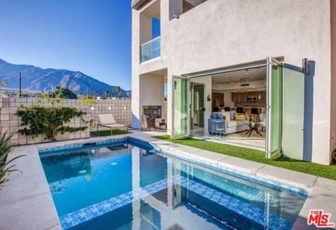 Gateway Luxury Resort Style With A Private Pool Villa in Palm Springs