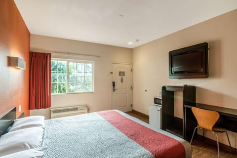 TV and multimedia, Photo of the whole room, Seating area, On site