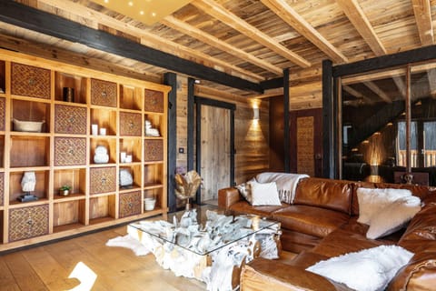 Chalet Carte Blanche Ubud Chalet in Tignes