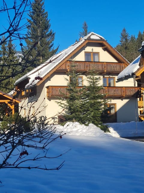 Chata Kúria na Táloch Apartamento in Slovakia