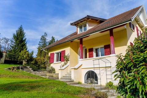5 bedroom house in Annecy between town and countryside Maison in Sévrier