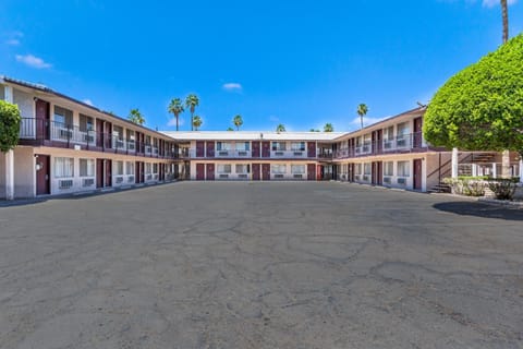 Knights Inn and Suites Yuma Motel in Yuma