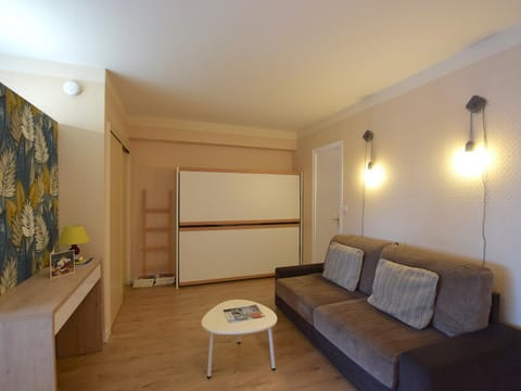 Studio Évian-les-Bains, 1 pièce, 4 personnes - FR-1-498-58 Apartamento in Évian-les-Bains