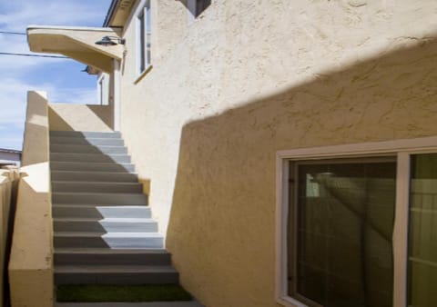 Patio, Facade/entrance, Balcony/Terrace