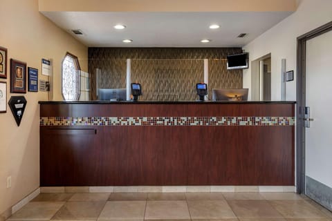 Best Western Town & Country Lodge Hotel in Tulare